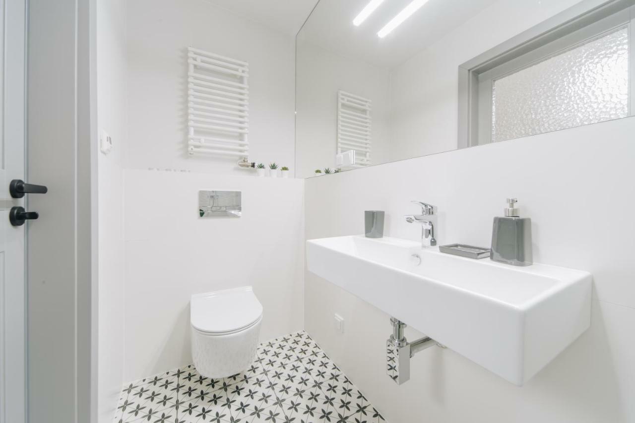M5 Main Square Stylish One Bedroom Kraków Eksteriør billede